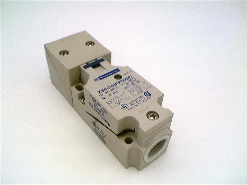 SCHNEIDER ELECTRIC XS8-C40FP260H7