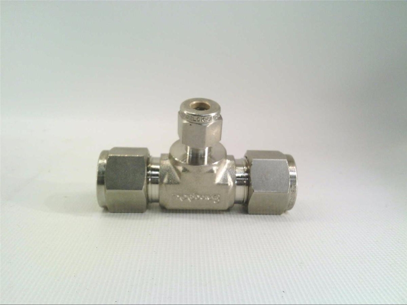 SWAGELOK SS-810-3-8-4