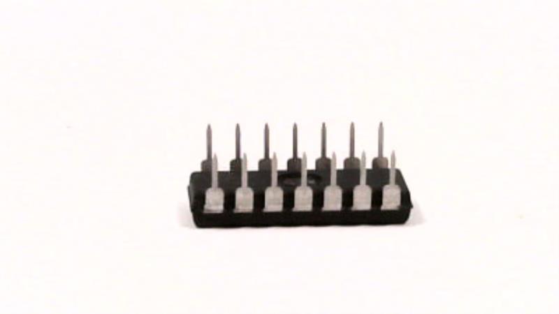 NXP SEMICONDUCTOR MC14025BCP