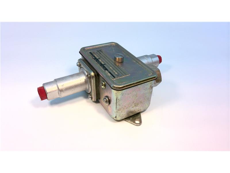 DETROIT SWITCH 222-10NB21-2223102