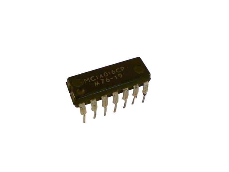 MC14016CP by NXP SEMICONDUCTOR