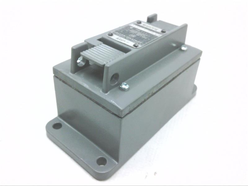 ALLEN BRADLEY 800S-2SAF4