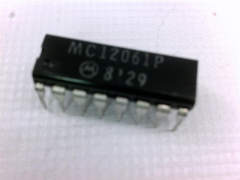 NXP SEMICONDUCTOR MC12061P