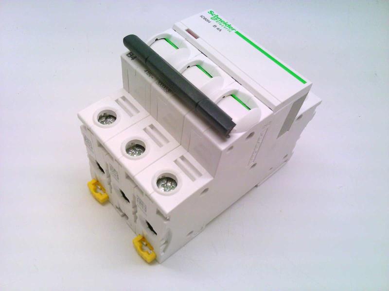 SCHNEIDER ELECTRIC A9F53304