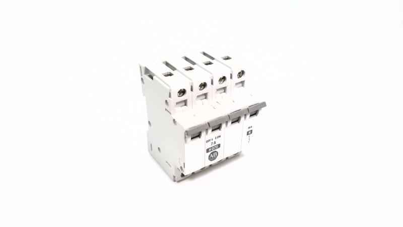 ALLEN BRADLEY 1492-CB3H070-N