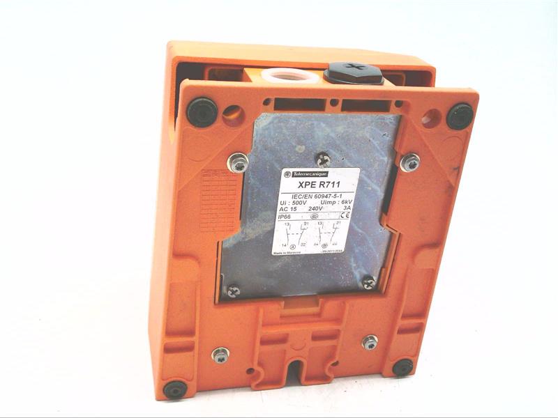 SCHNEIDER ELECTRIC XPE-R711