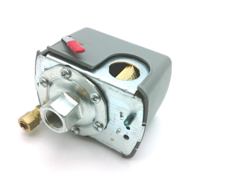 SCHNEIDER ELECTRIC 9013FHG33J52M1X