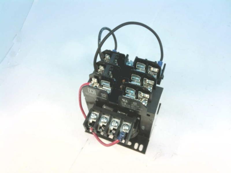 SCHNEIDER ELECTRIC 9070TF150D40