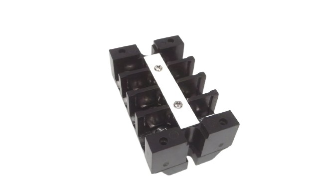 TE CONNECTIVITY B104