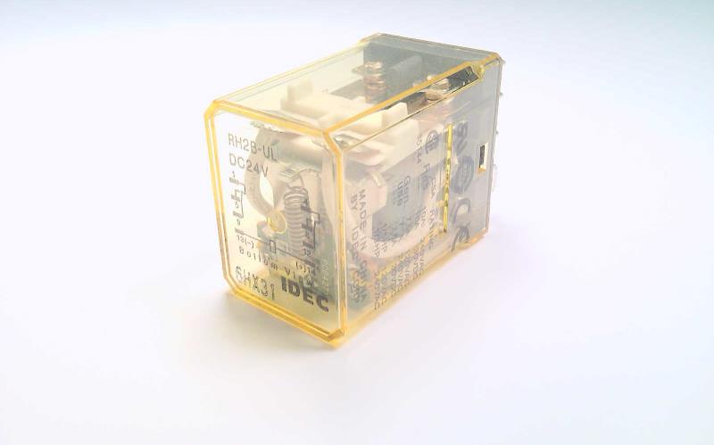 IDEC RH2B-ULDC24V