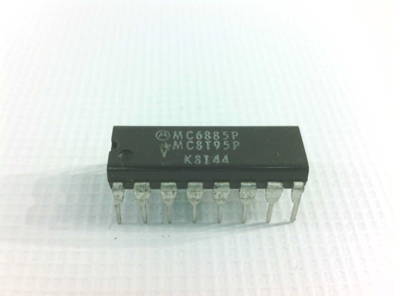 NXP SEMICONDUCTOR MC6885P