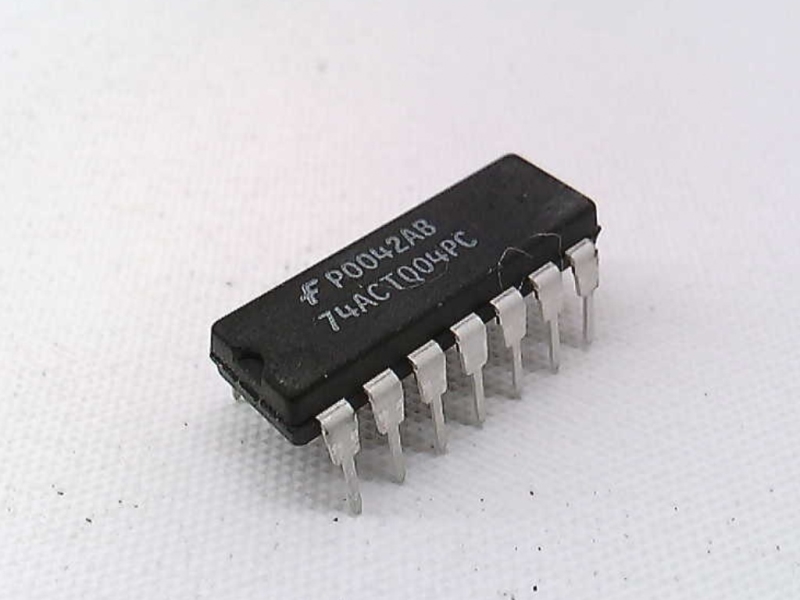 GENERIC 74ACTQ04PC