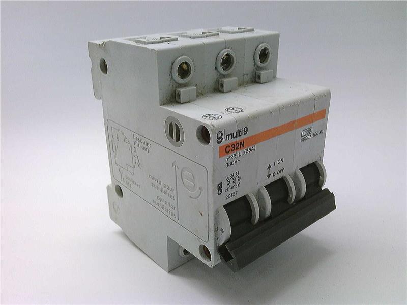 SCHNEIDER ELECTRIC MG20137