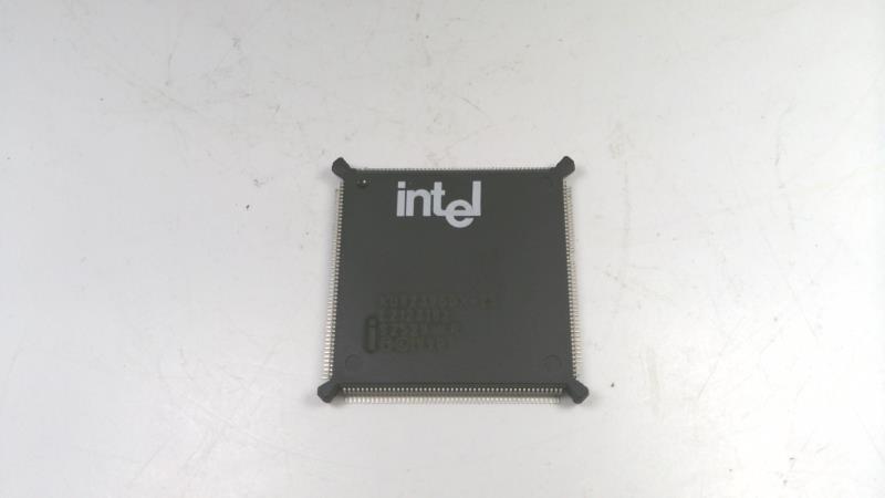 KU82395DX-33 by INTEL