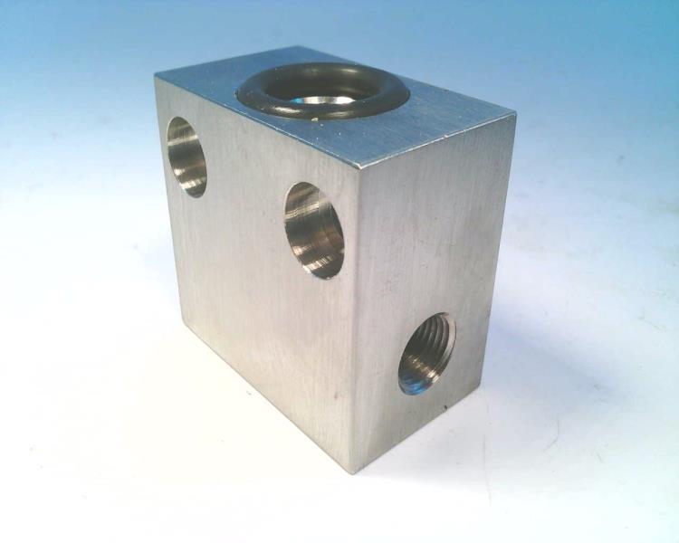 EFECTOR FLOW BLOCK, SS, 1/8-M12-U40046