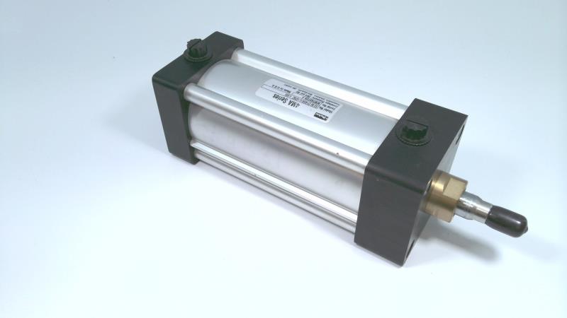 2.50-CF-4MA1U14YAC-4.000 by PARKER