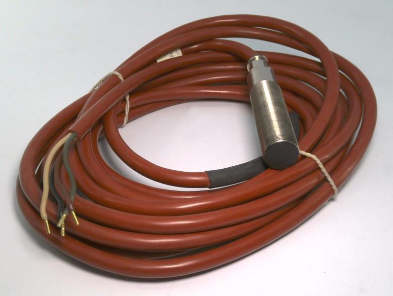 BALLUFF BES 516-105-SA2-05