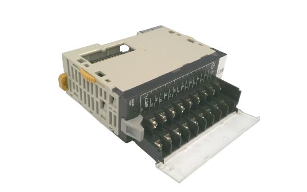 OMRON CJ1W-OD211