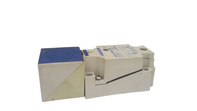 SCHNEIDER ELECTRIC XS7C40MP230