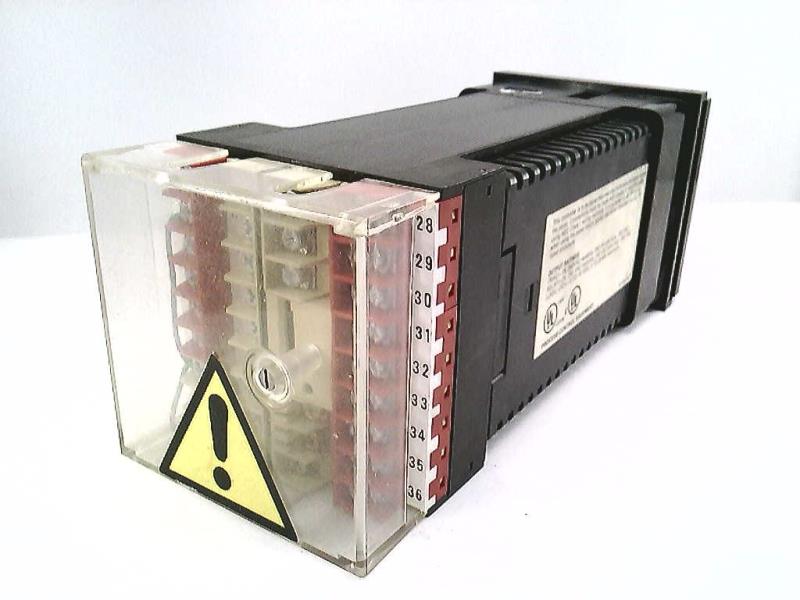 INVENSYS 818S/TC/RVPT/NONE/DLE/NONE/485/96/SN/01/0/400/F/N0/N0/D/IN/S/N/@AE7/