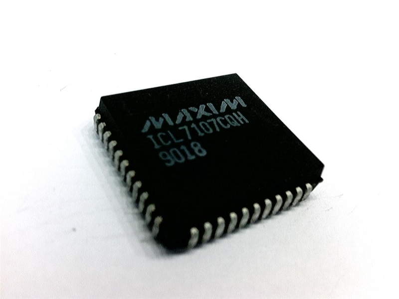 MAXIM INTEGRATED PRODUCTS ICL7107CQH