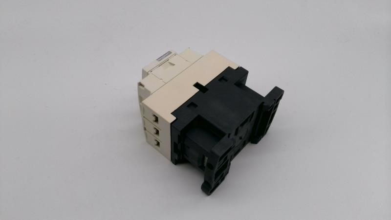 SCHNEIDER ELECTRIC CAD32Q7