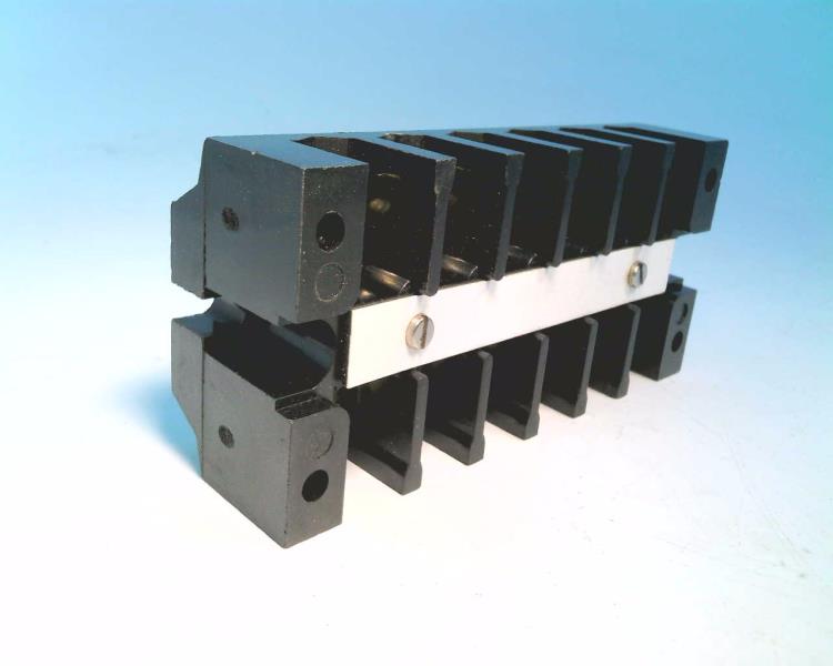 TE CONNECTIVITY B106-BU