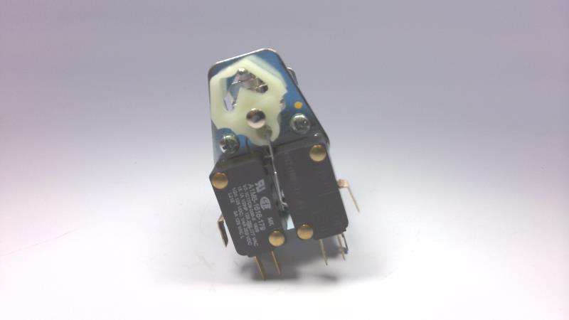 TE CONNECTIVITY 4-1393134-6