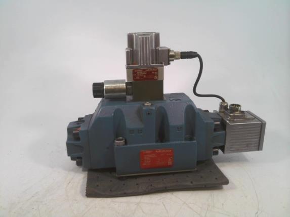 MOOG D664Z5703