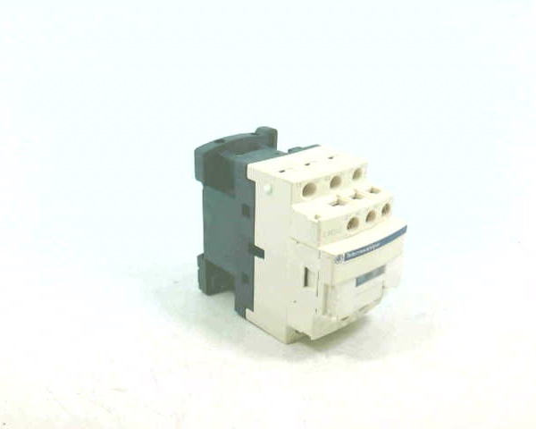 SCHNEIDER ELECTRIC CAD32E7