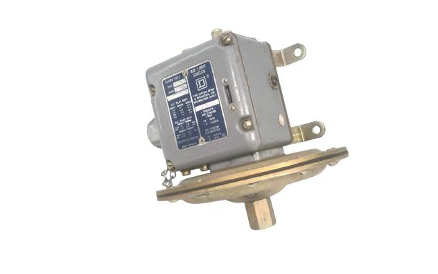 SCHNEIDER ELECTRIC 9012-AKW-1-Z13