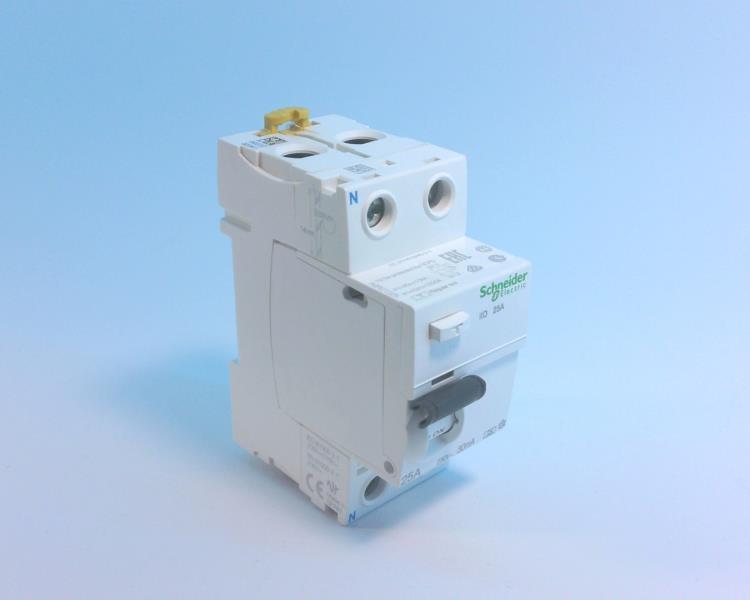 SCHNEIDER ELECTRIC A9R21225