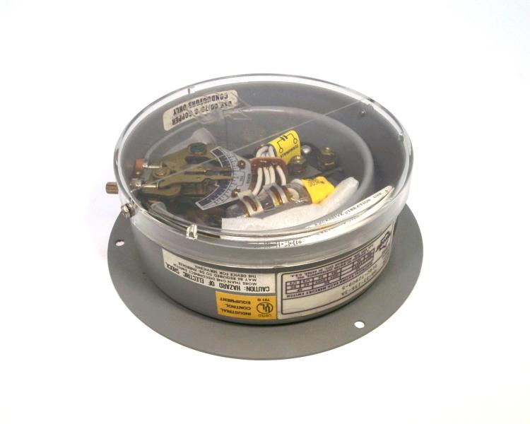 DA-33-156-3A by DWYER