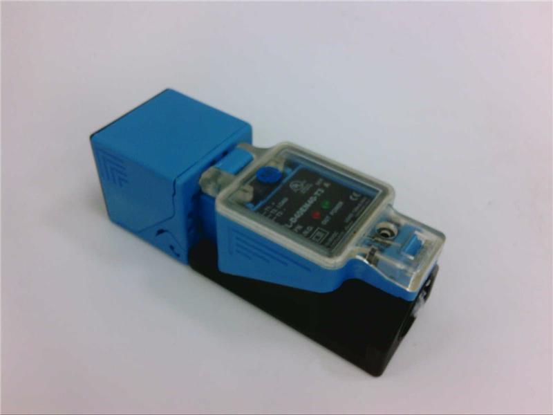ALLEN BRADLEY 872L-D40EN40-T3