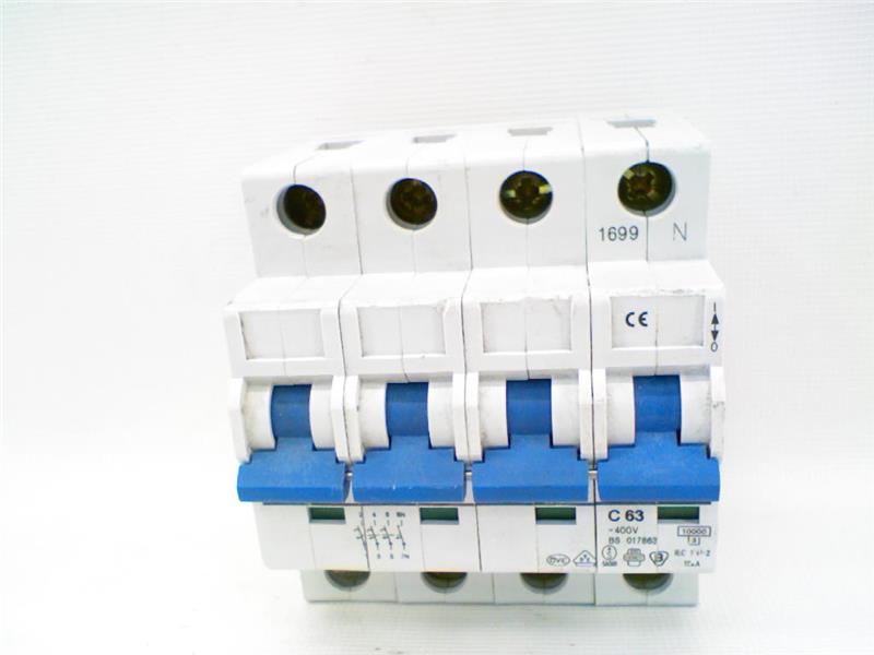 BS017863 by TE CONNECTIVITY