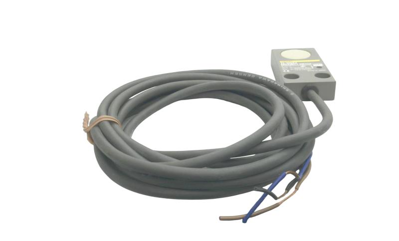 OMRON TL-W5E2
