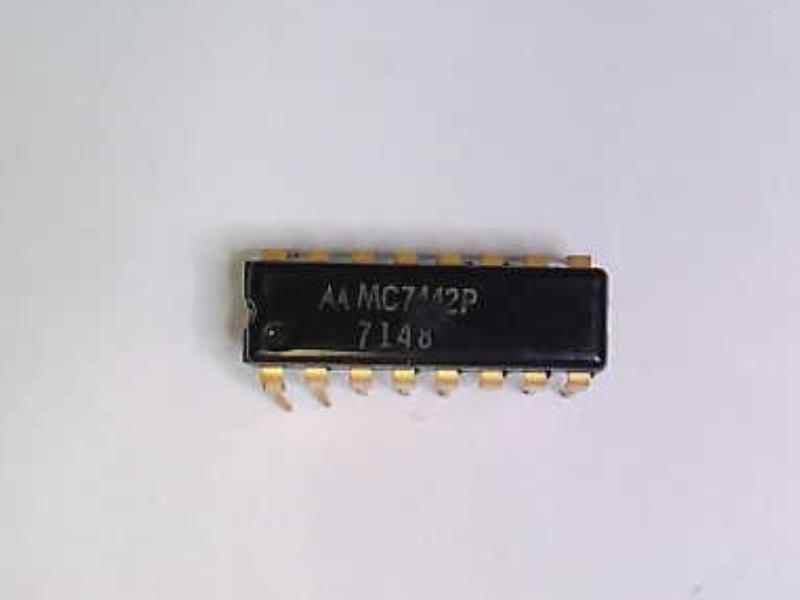 ON SEMICONDUCTOR MC7442P
