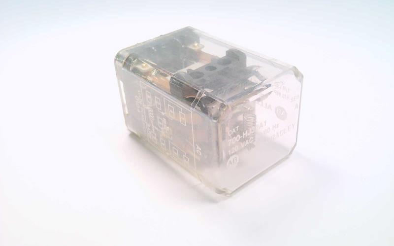 ALLEN BRADLEY 700-HJ32A1