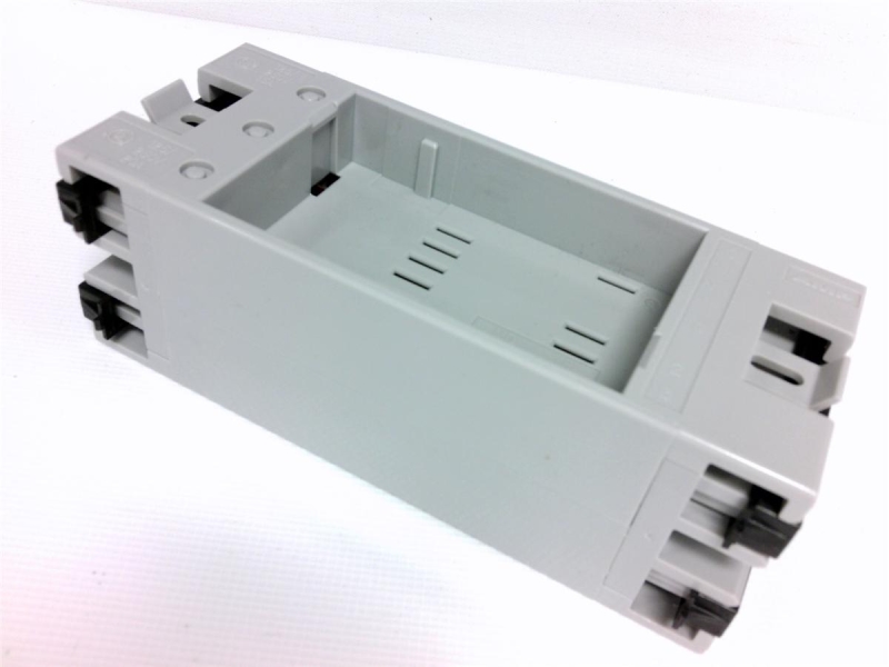 TE CONNECTIVITY 1933381-1