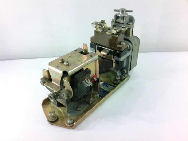 SCHNEIDER ELECTRIC 9050-BG4E-V07