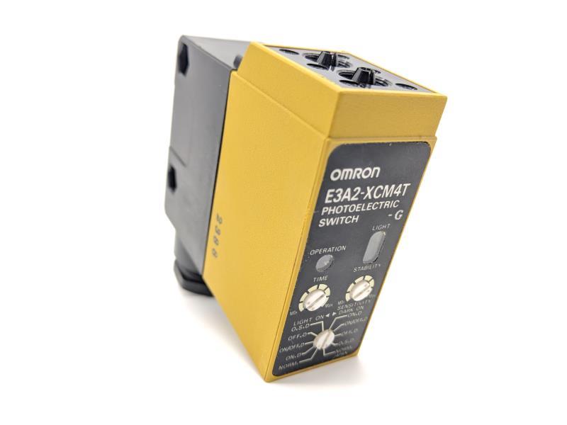 OMRON E3A2-XCM4T-G