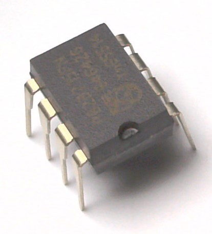 NXP SEMICONDUCTOR P82B715PN