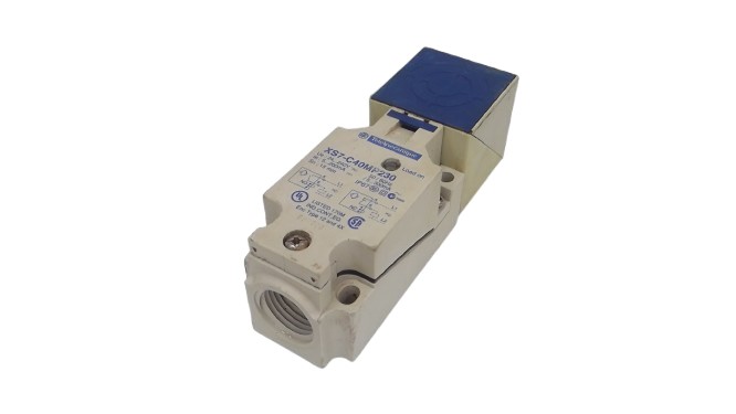 SCHNEIDER ELECTRIC XS7C40MP230