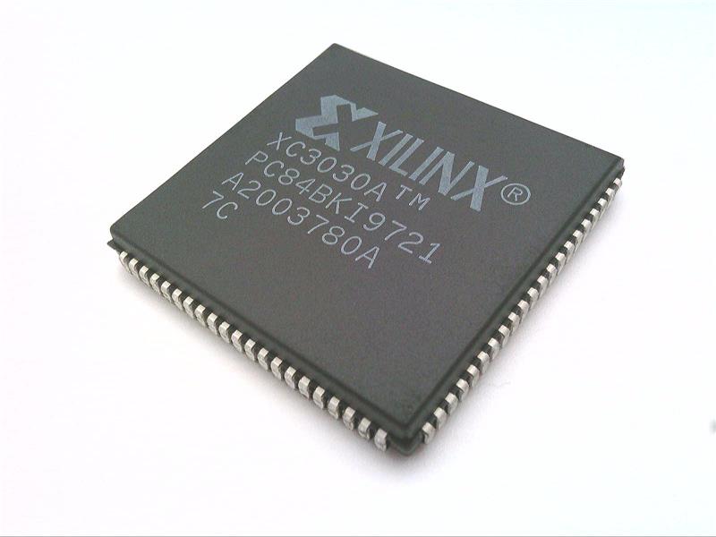 XILINX XC3030A-7PC84C