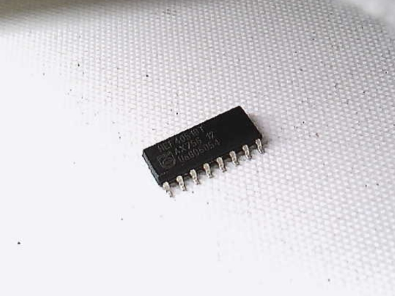 NXP SEMICONDUCTOR HEF4051BT