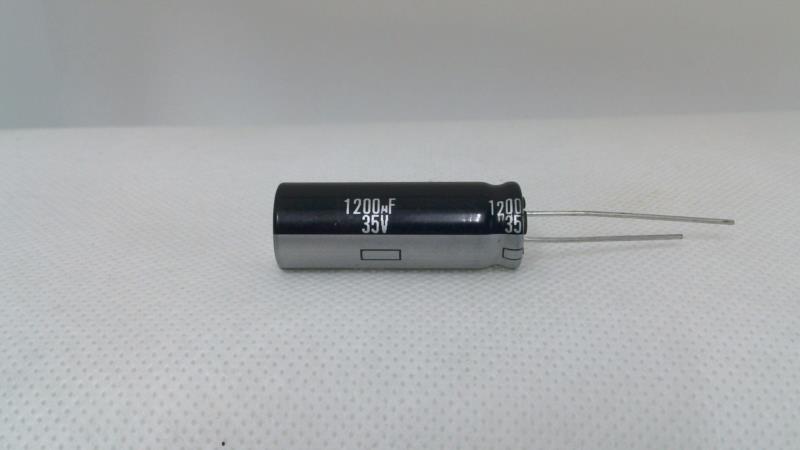 UNITED CHEMI CON ELXV350ELL122MK35S