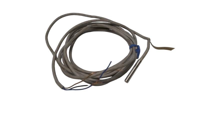 OMRON E2E-CR8C1 (G)