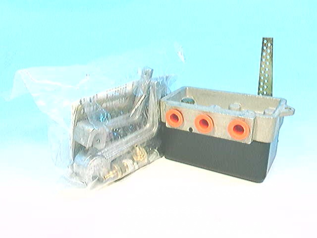 JOHNSON CONTROLS V-9502-16