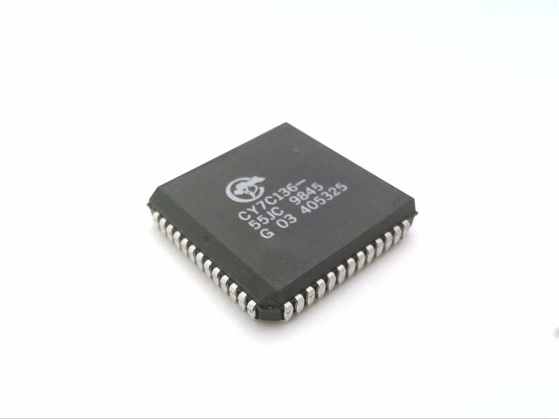 INFINEON CY7C136-55JC