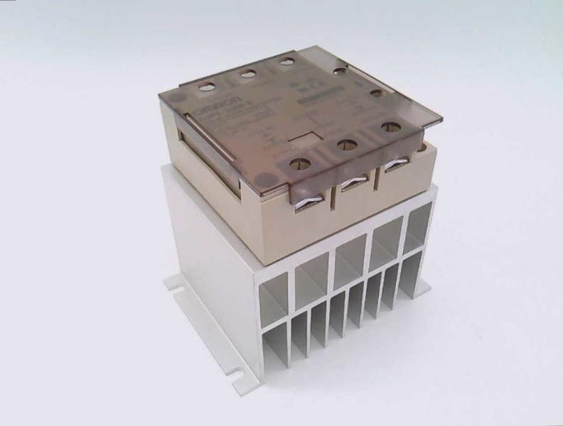 OMRON G3PE-225B-2 DC12-24